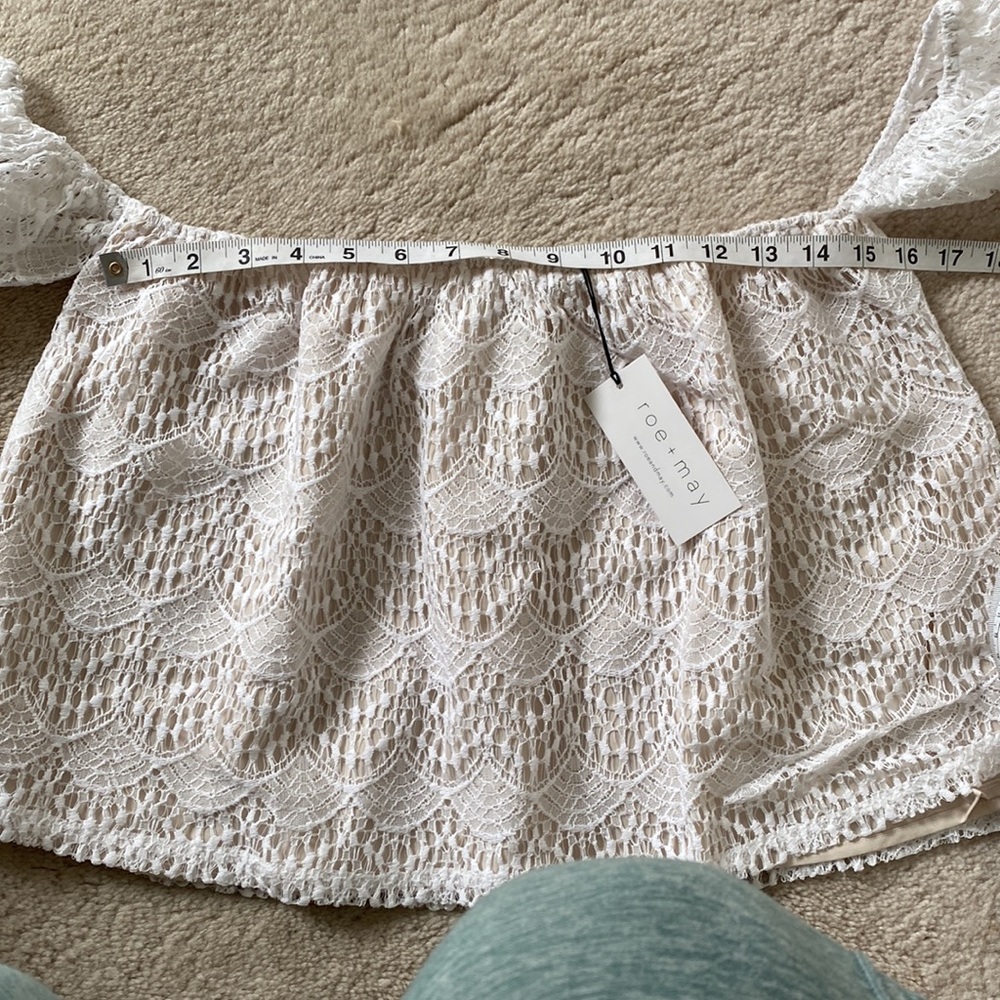 🥭 (4 for $15) ROE+MAY Lacy Off the Shoulder Crop Top - Picture 4 of 9